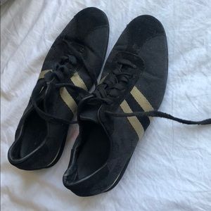 Authentic Gucci Monogram Sneakers